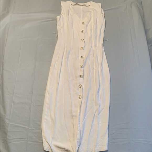 Vintage woman’s long white button  up dress with gold accent buttons sleeveless - Picture 6 of 13